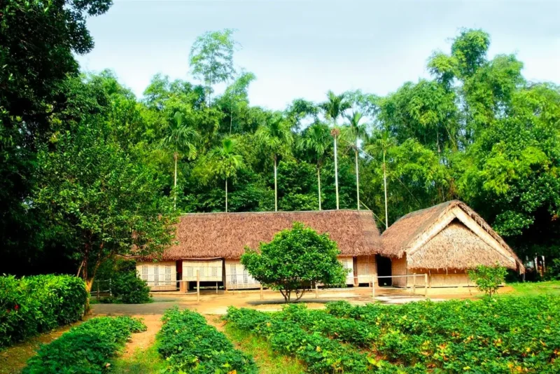 TN1: Tour Cẩm Phả - Chùa Hương Tích – Ngã Ba Đồng Lộc – Quê Bác